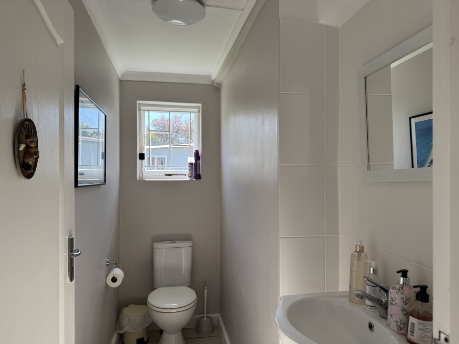 3 Bedroom Property for Sale in Sandbaai Western Cape